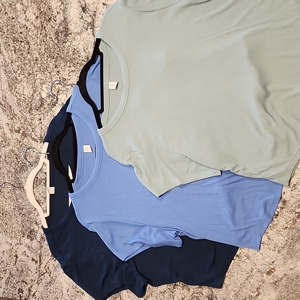Blue/green bundle crop t-shirts